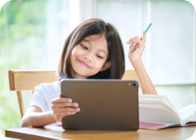 Children with laptop